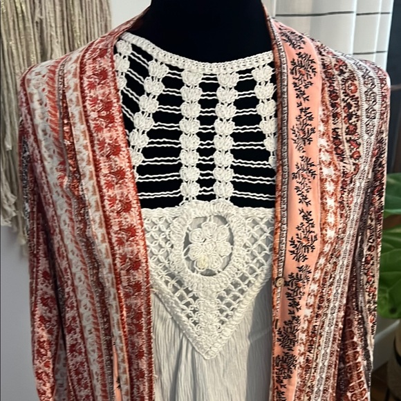 Miss Me Bohemian Style Pink and White Kimono - Picture 5 of 9